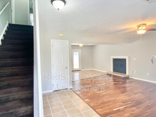 Building Photo - 66 Sandy Lake Dr