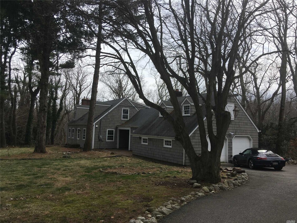 151 Laurel Ln, Syosset, NY 11791 House for Rent in Syosset, NY