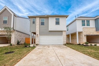 Building Photo - 17110 Pentland Hls Wy