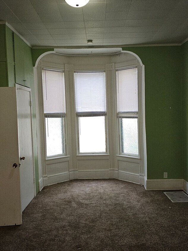 Building Photo - 1017 S 16th St
