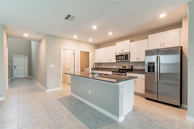 Foto del edificio - 15503 Peace River Pl