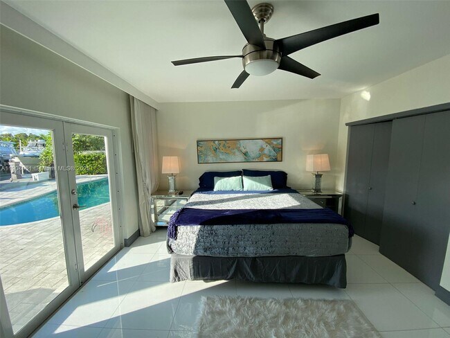 Foto del edificio - 12388 N Bayshore Dr