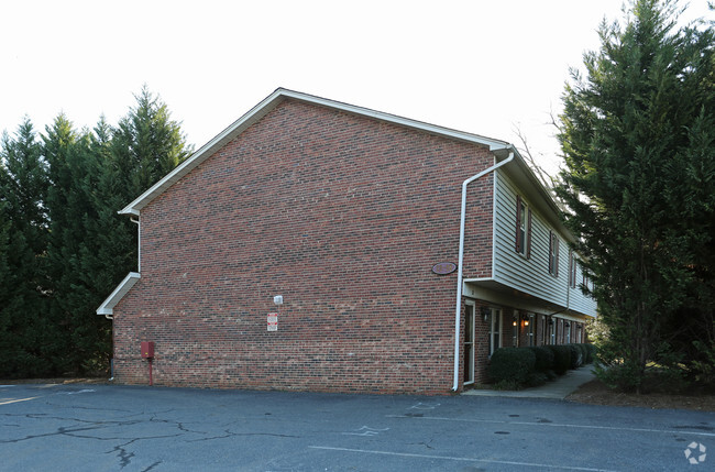 Foto del edificio - Frost Garden Townhomes