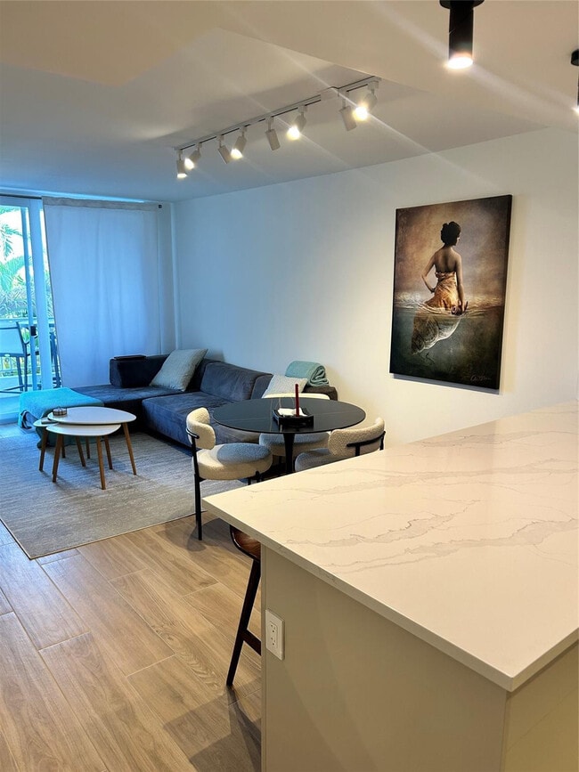 Foto del edificio - 1421 S Ocean Blvd