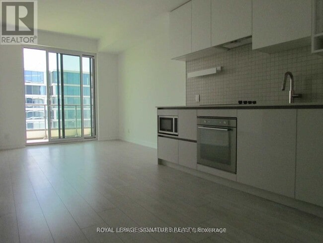 Photo du bâtiment - 950 Portage Pkwy