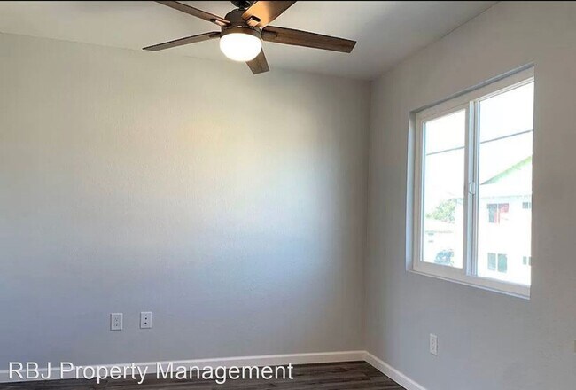 Building Photo - 2 br, 1 bath House - 825 10th Street