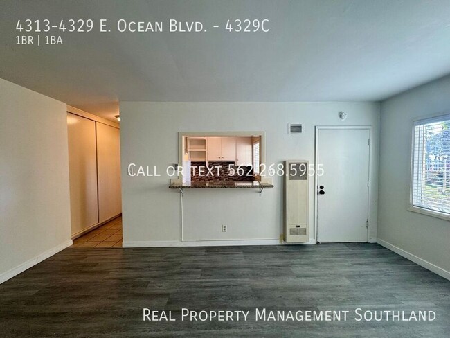 Building Photo - Beautifully Renovated 1 Bed / 1 Bath Apart...