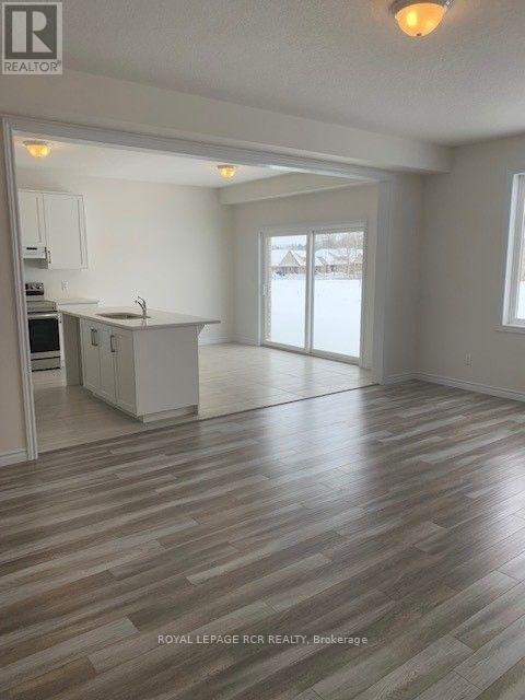 Building Photo - 8 Gourlay Farm Ln