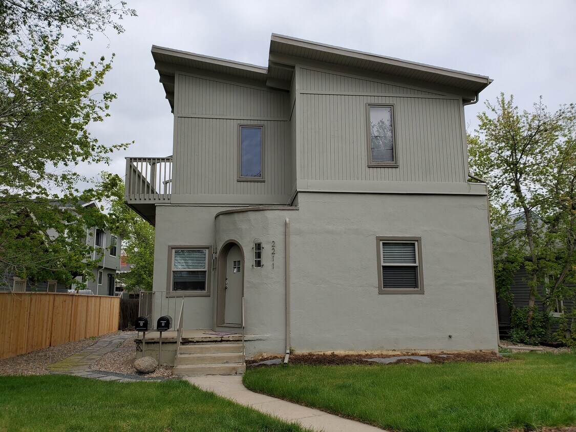 Primary Photo - 2211 Walnut St