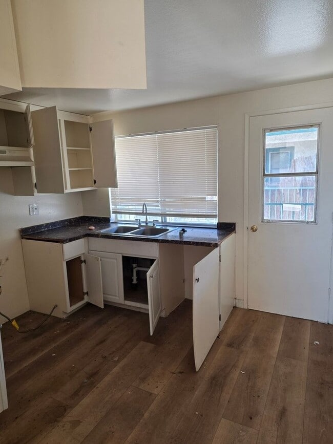 Foto del edificio - Charming 2BR Duplex in Rancho Cucamonga