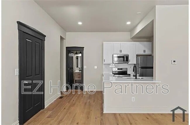 Building Photo - 2317 Indiana Ave