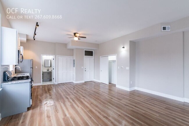 Building Photo - Spacious Northern Liberties Studio