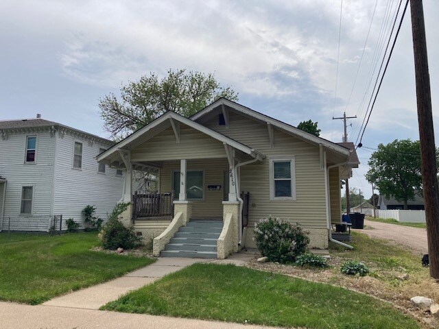 Building Photo - 2610 Central Ave