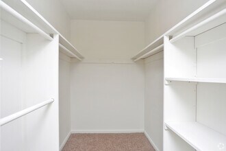 Building Photo - Georgetown Luxury Townhomes