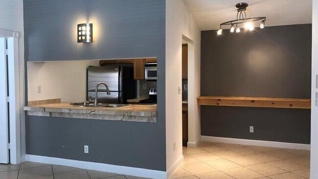 Building Photo - 9466 Boca Cove Cir