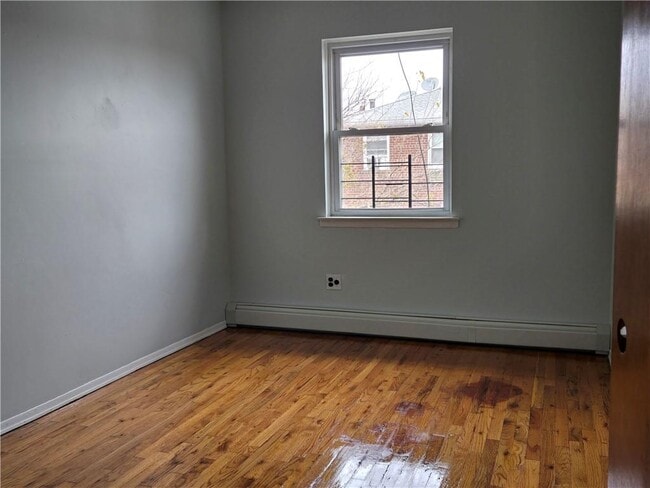 Building Photo - 1021 E 85th St