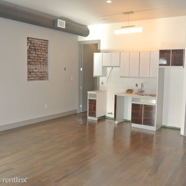 Primary Photo - 315 Knickerbocker Ave