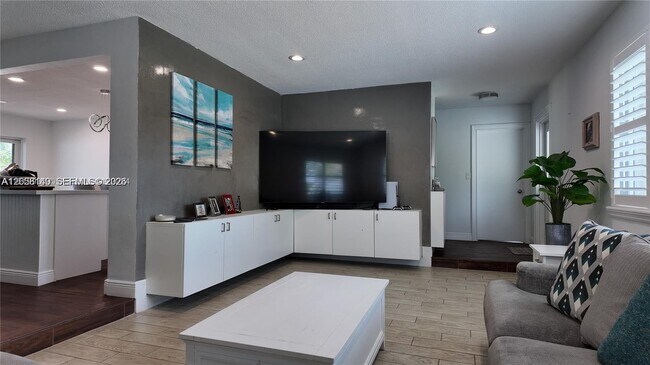 Building Photo - 4081 Lake Dr