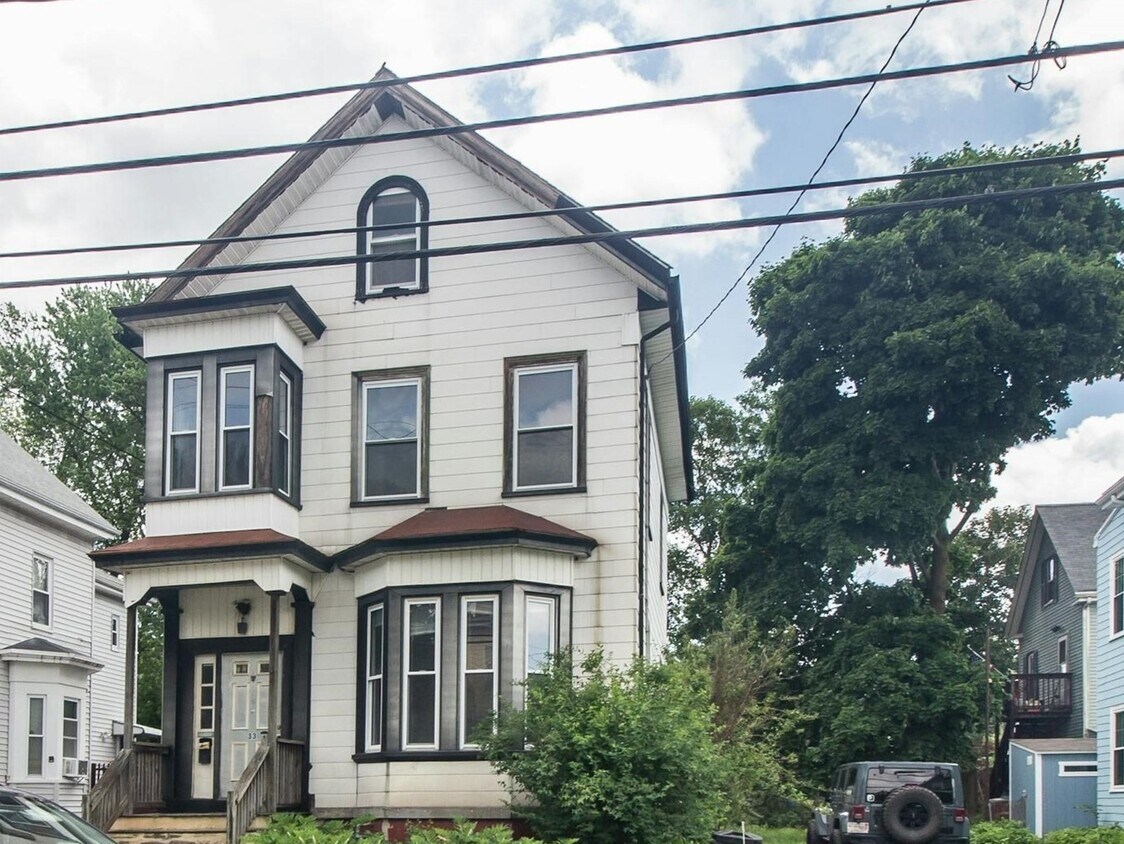Primary Photo - 33 Cedar St