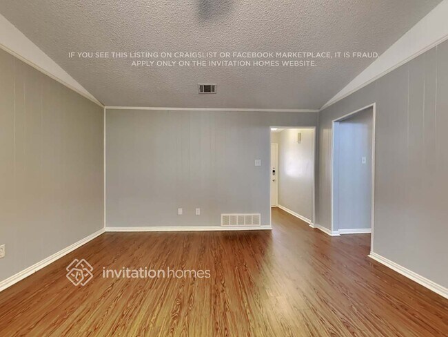 Foto del edificio - 6476 Green Ridge Dr