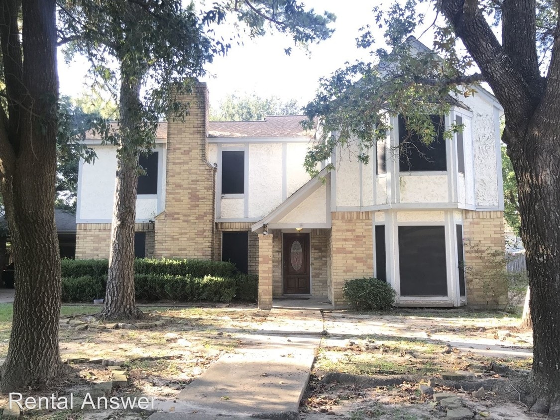 4 br, 2.5 bath House 4706 Sabrina House Rental in Houston, TX