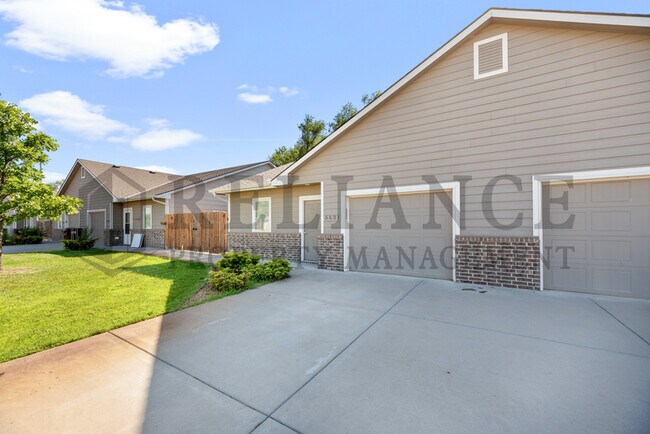 Foto del edificio - 5533 S Victoria St