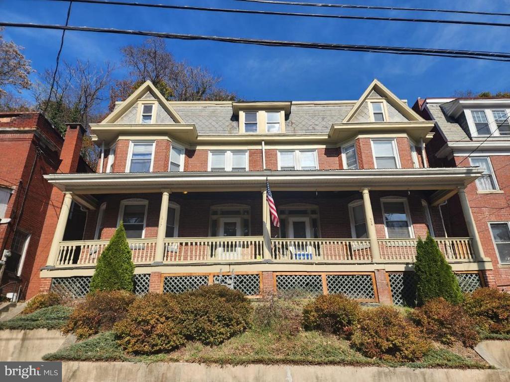 Foto principal - 615 Greene St