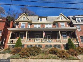 Building Photo - 615 Greene St