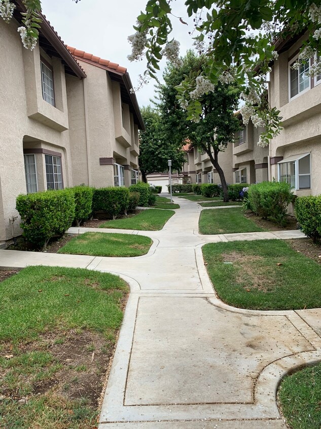 5604 Las Virgenes Rd, Calabasas, CA 91302 Townhome Rentals in