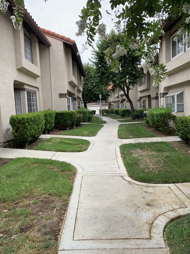 Beautiful Townhome Calabasas - 5604 Las Virgenes Rd