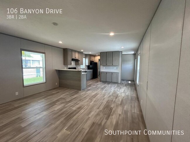 Building Photo - 106 Banyon Dr