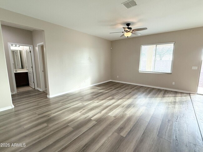 Foto del edificio - 5085 S 243rd Dr