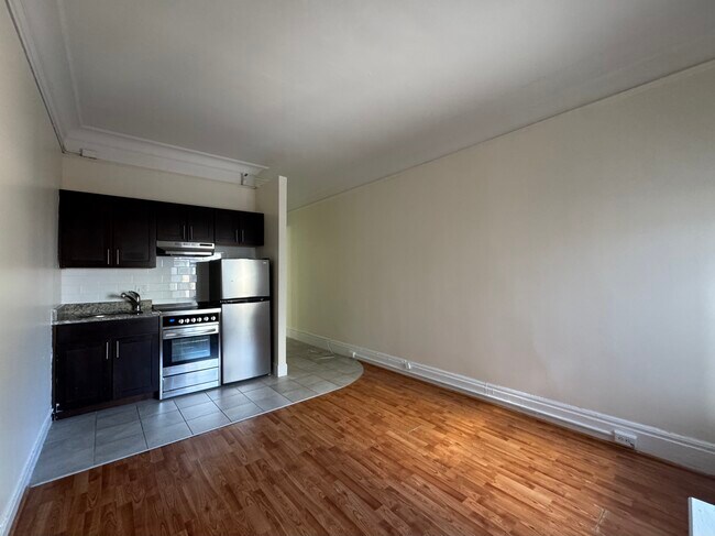 Building Photo - 62 Boylston St