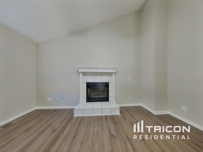 Building Photo - 8835 NE 73rd Ct
