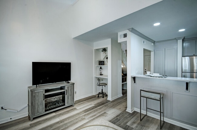 Living room with Fireplace - 3308 Northview Dr