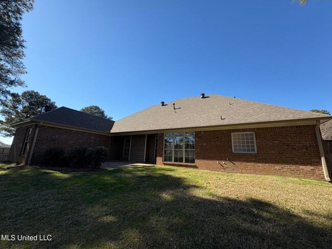 Building Photo - 4 Bed/3 Bath home Ashbrooke Subdivision Ma...