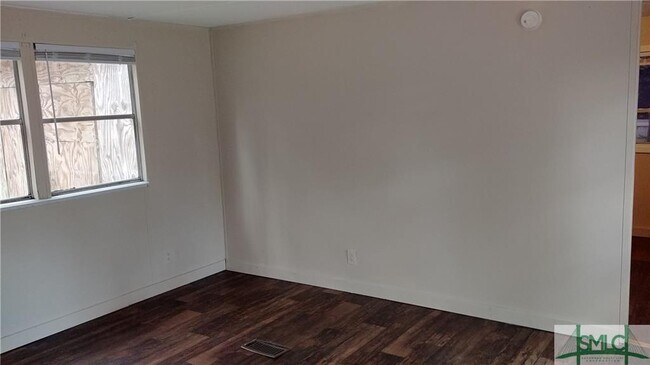 Building Photo - 286 Pine Ridge Dr