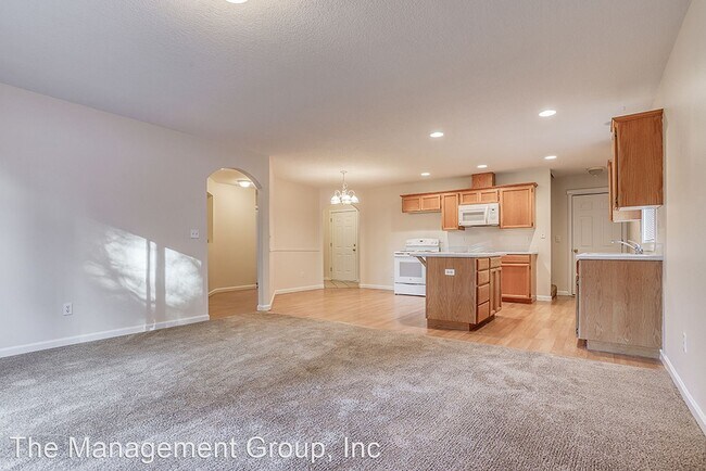 Building Photo - 4 br, 2 bath House - 9913 NE 65th Street
