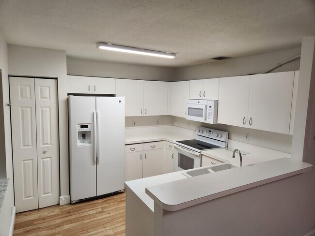 Foto del edificio - 1137 American Way