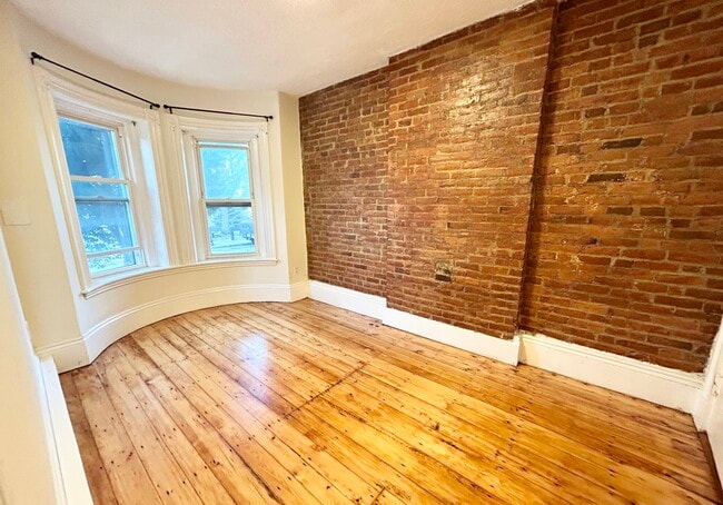 Building Photo - 77 Windsor St