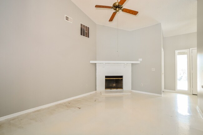 Building Photo - 1577 Fentress Ave