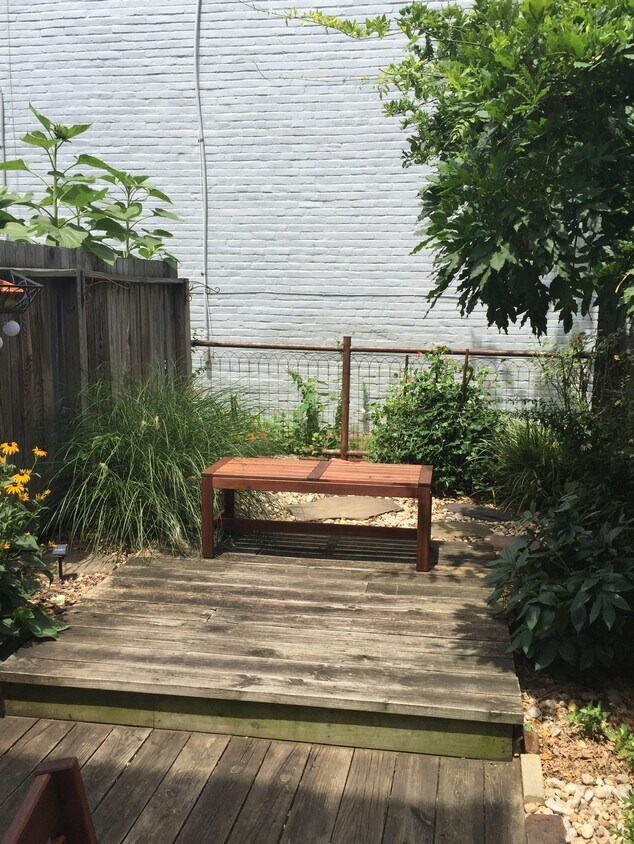 Outdoor private deck area - 447 W Orange St
