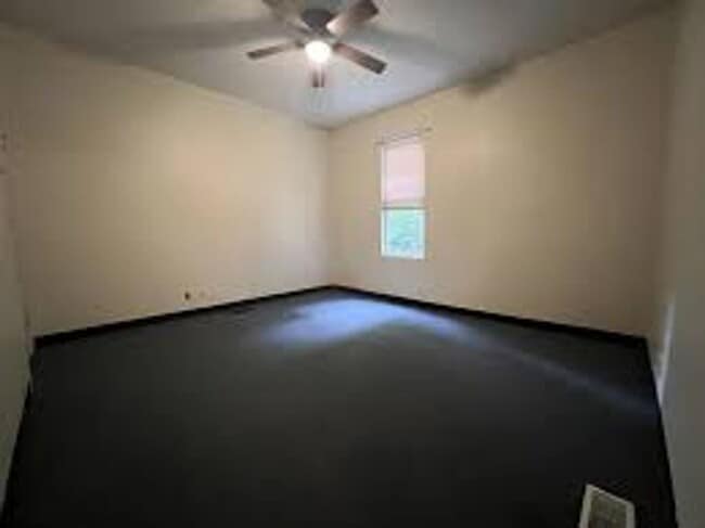 Building Photo - 409 Forest Ave