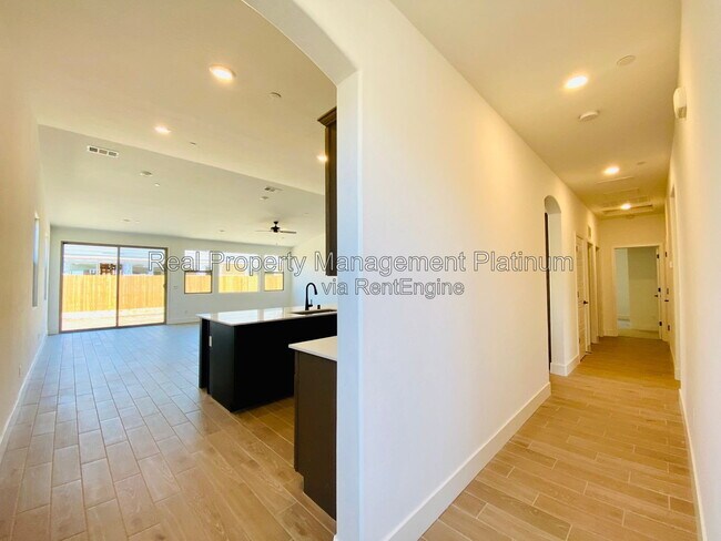 Building Photo - 7158 E Harvard Ave
