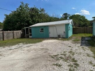 Building Photo - 330 Palm Ave