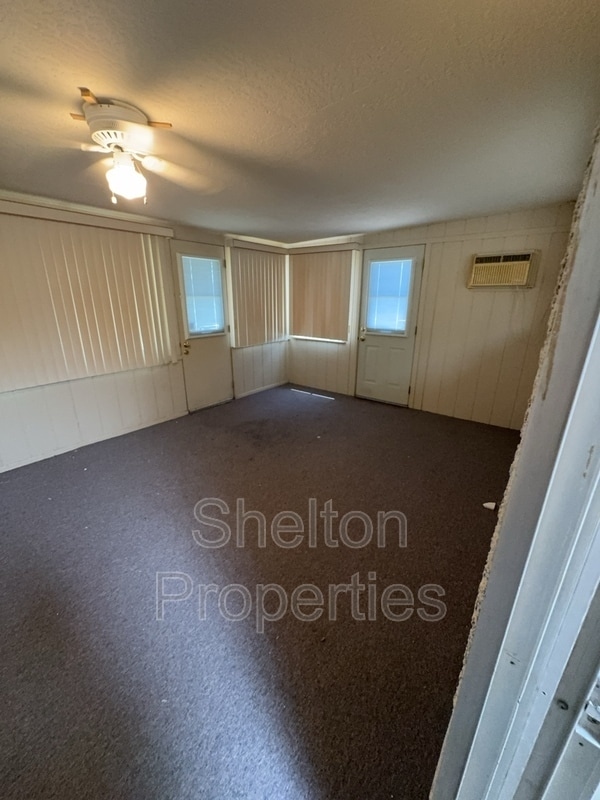 Building Photo - 10103 N 97th Ave