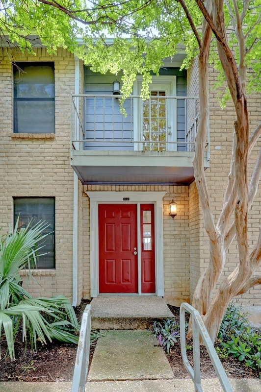Primary Photo - 802 Banister Ln