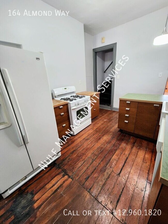 Foto del edificio - 164 Almond Wy