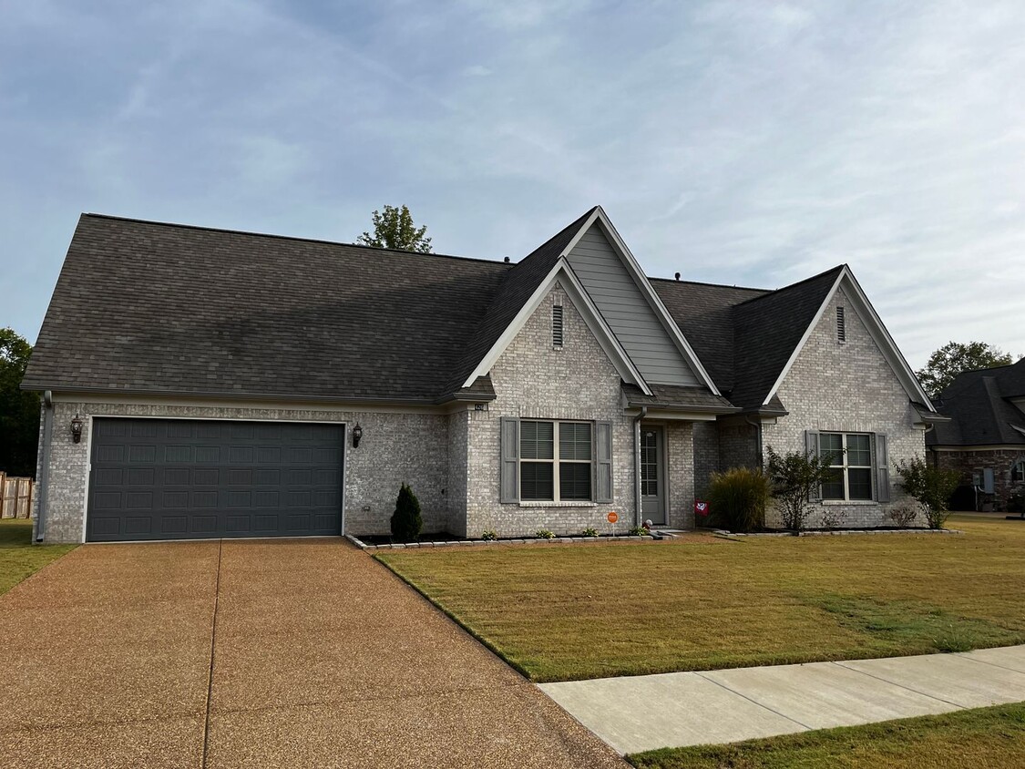 Primary Photo - Immaculate Home built in 2022