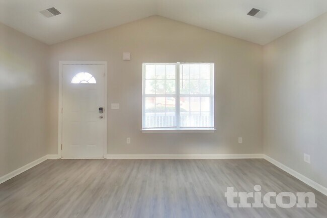 Building Photo - 120 Oakbrook Village Rd